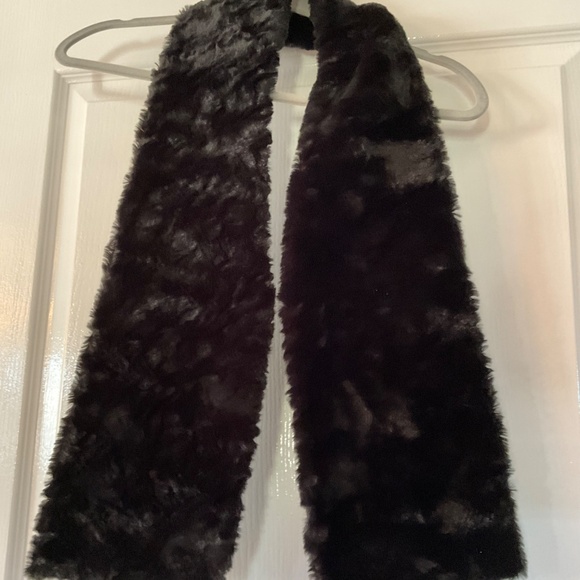 The alchemist faux fur scarf - Picture 3 of 5